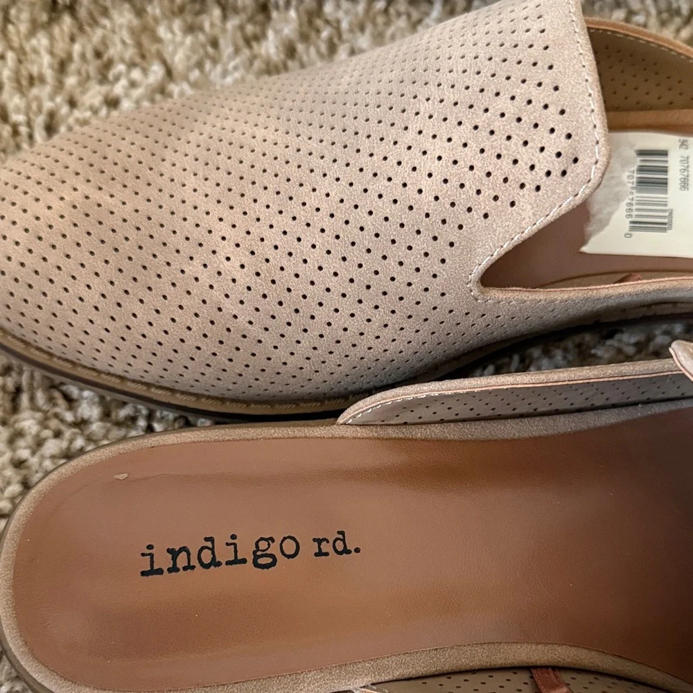 Indigo Brown Perforated Mules Brushed Suede NWT size 8 - Picture 2 of 14